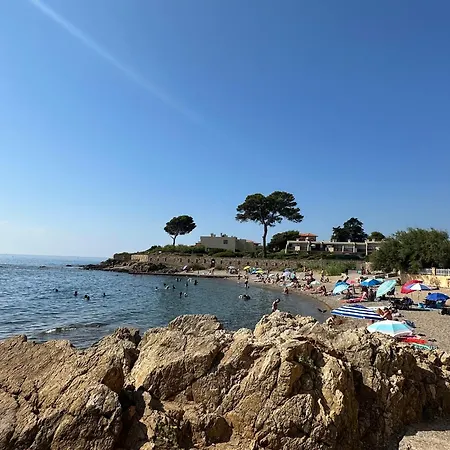 3 Pers Climatise Renove, Au Calme, Idealement Situe Proche St Raphael-st Tropez, Et Commerces A Pieds Daire