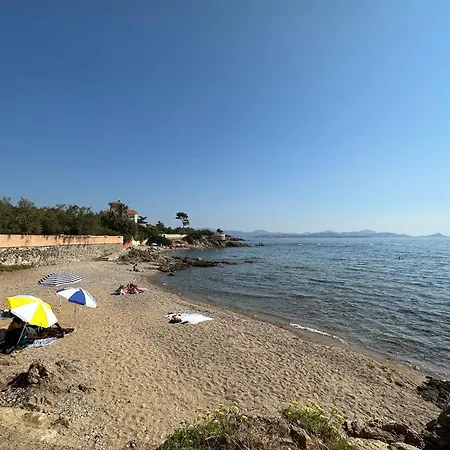 3 Pers Climatise Renove, Au Calme, Idealement Situe Proche St Raphael-st Tropez, Et Commerces A Pieds Daire *