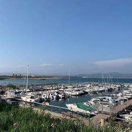 3 Pers Climatise Renove, Au Calme, Idealement Situe Proche St Raphael-st Tropez, Et Commerces A Pieds * Fréjus