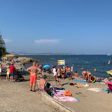 Appartement 3 Pers Climatise Renove, Au Calme, Idealement Situe Proche St Raphael-st Tropez, Et Commerces A Pieds *