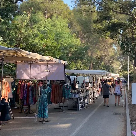 3 Pers Climatise Renove, Au Calme, Idealement Situe Proche St Raphael-st Tropez, Et Commerces A Pieds