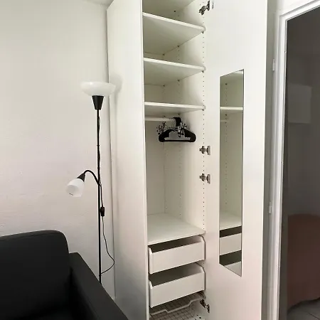 Διαμέρισμα 3 Pers Climatise Renove, Au Calme, Idealement Situe Proche St Raphael-st Tropez, Et Commerces A Pieds