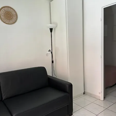 דירה 3 Pers Climatise Renove, Au Calme, Idealement Situe Proche St Raphael-st Tropez, Et Commerces A Pieds Fréjus