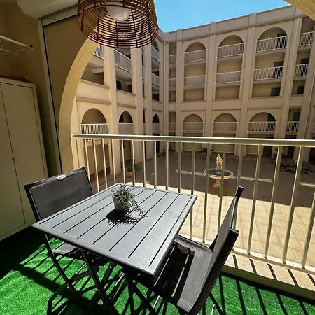Διαμέρισμα 3 Pers Climatise Renove, Au Calme, Idealement Situe Proche St Raphael-st Tropez, Et Commerces A Pieds
