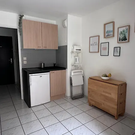 公寓 3 Pers Climatise Renove, Au Calme, Idealement Situe Proche St Raphael-st Tropez, Et Commerces A Pieds *